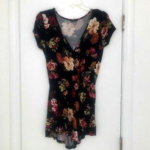 Ambiance Romper Playsuit Floral Size Small NWOT